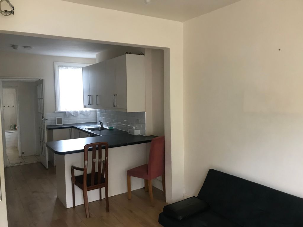 Property photo 2 of 8