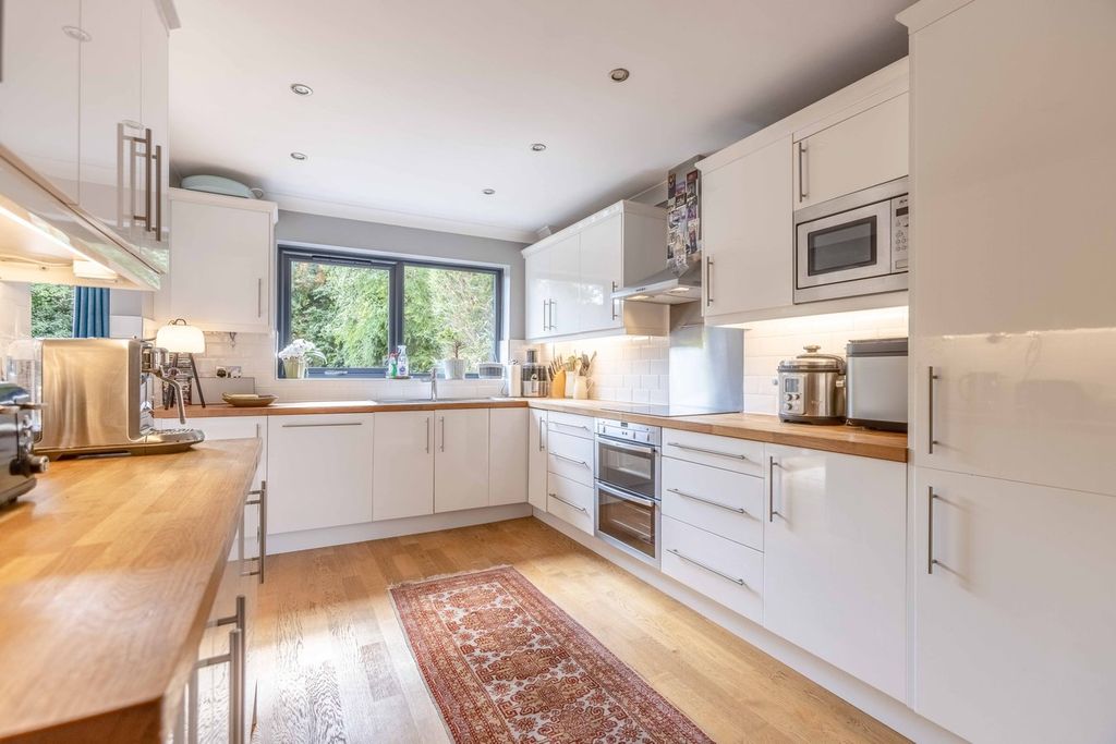 Property photo 2 of 22