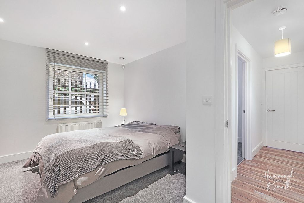 Additional image 8 of 2 bed flat for saleHemnall Street, Epping CM16