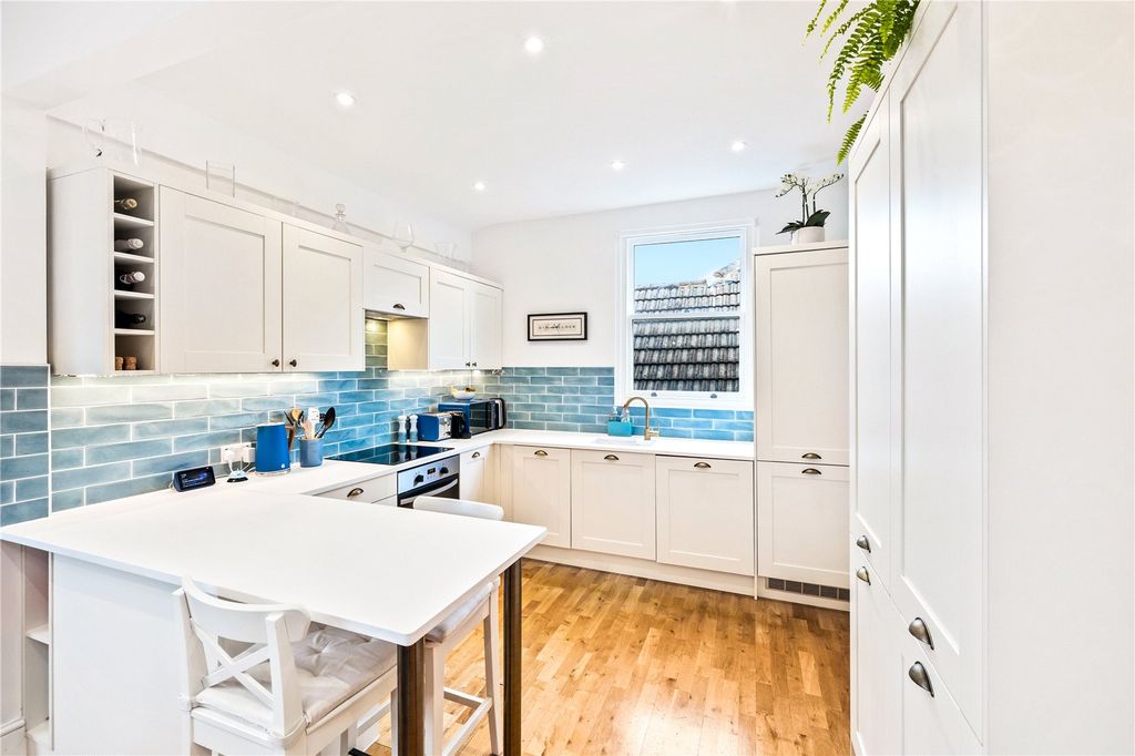 Property photo 2 of 17 Picture 2