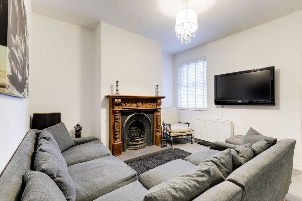 Property photo 3 of 16