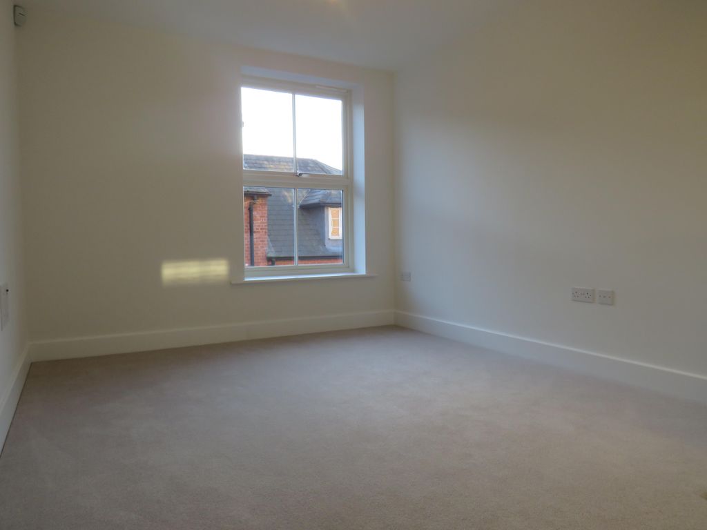 Property photo 3 of 5 Living Room