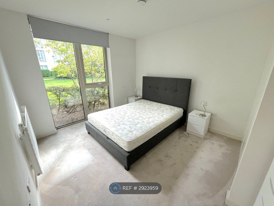 Property photo 1 of 16 Bedroom