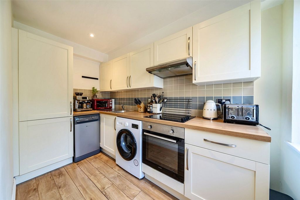 Property photo 3 of 19 Picture No. 01