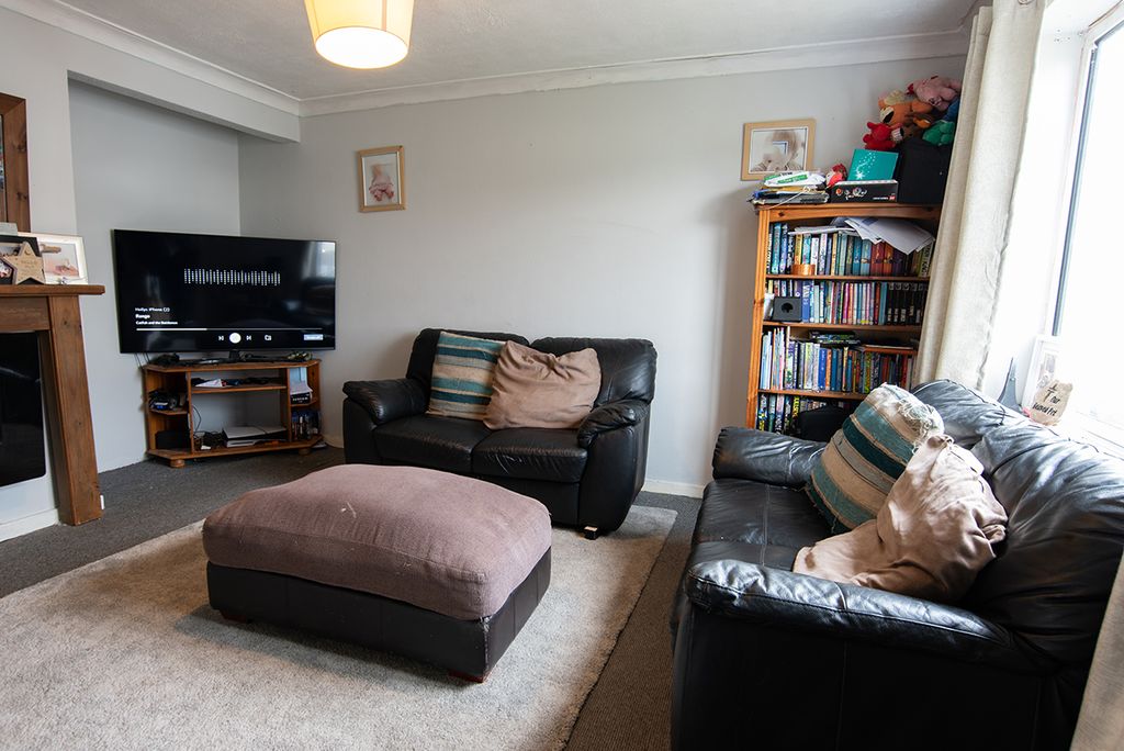 Property photo 2 of 24