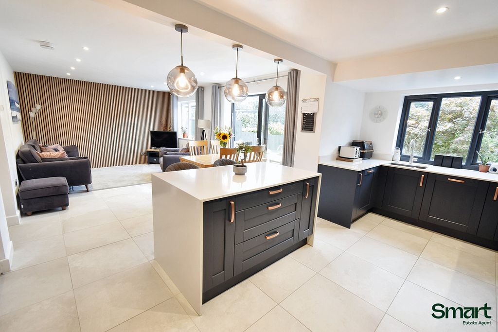 Property photo 2 of 23