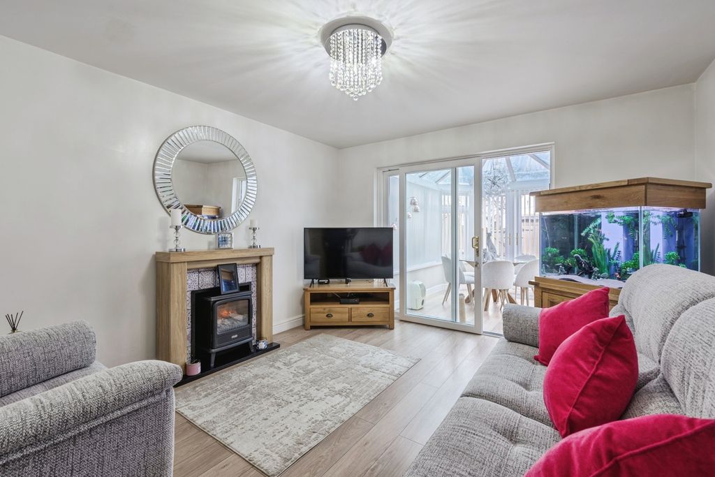 Property photo 2 of 19 Pbox-Img.Jpg