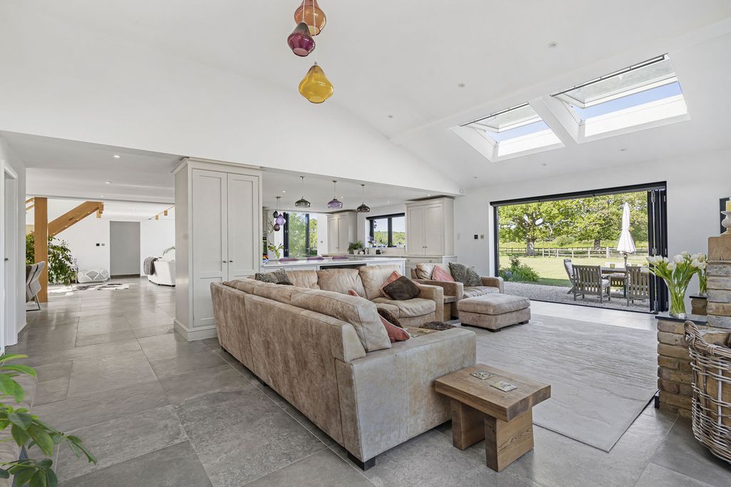 Property photo 3 of 50