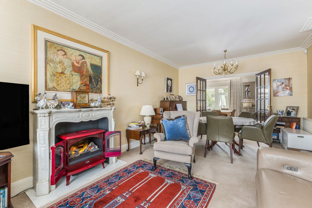 Property photo 2 of 19
