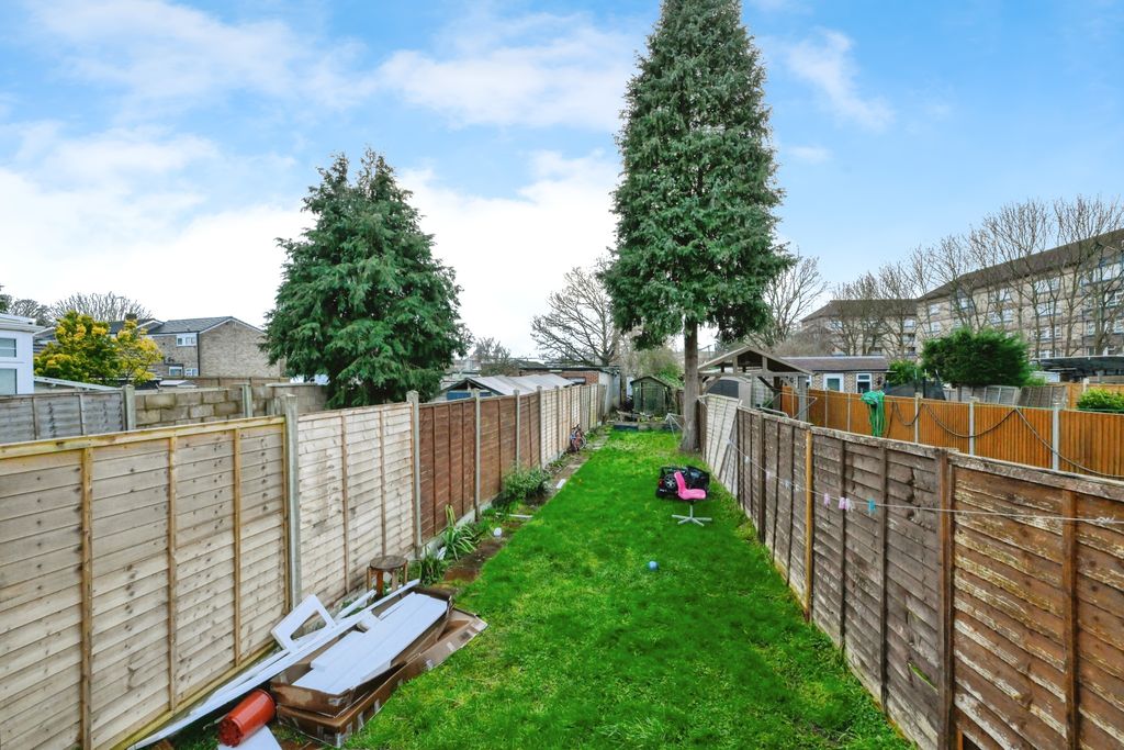 Property photo 2 of 13