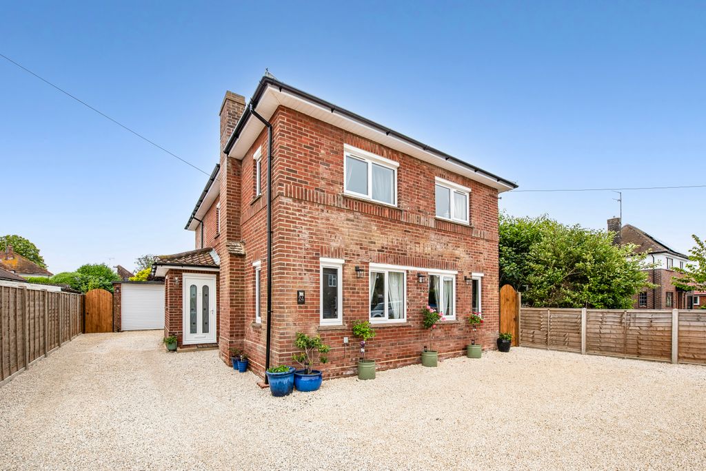 Property photo 1 of 32