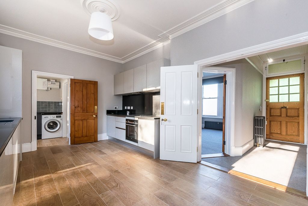 Property photo 2 of 13 Duncombe-Hill-006