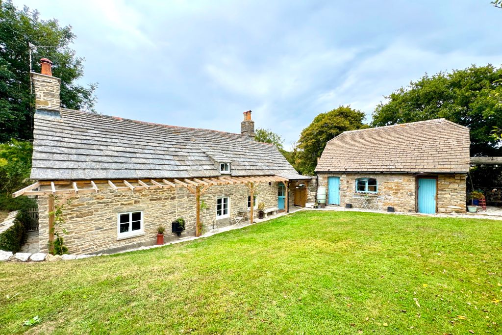 Property photo 2 of 19