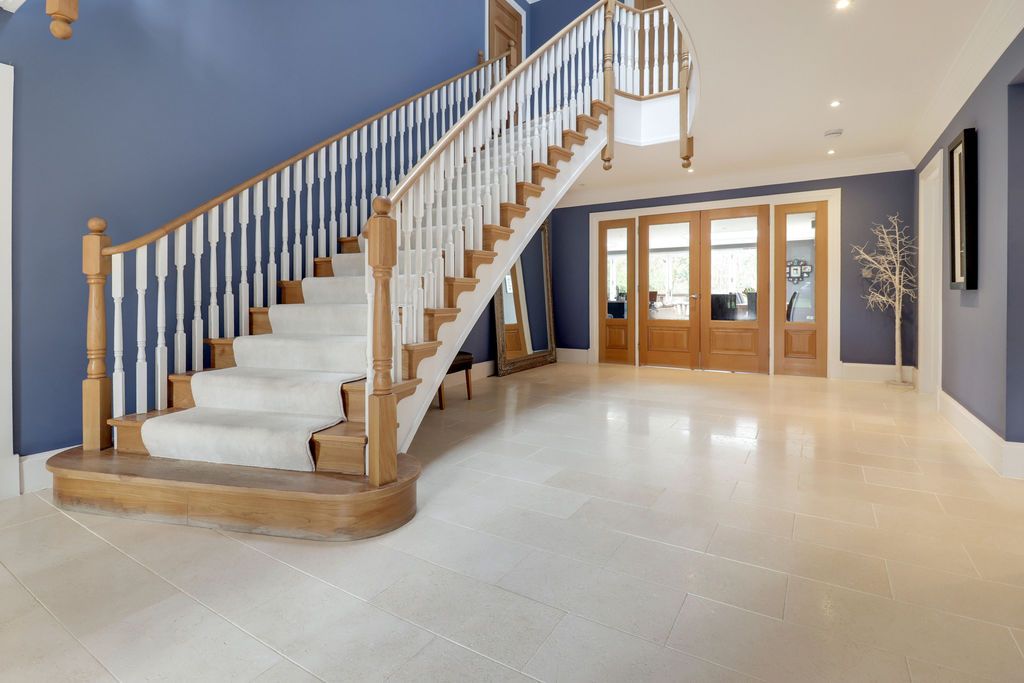 Property photo 3 of 18 Photo 6