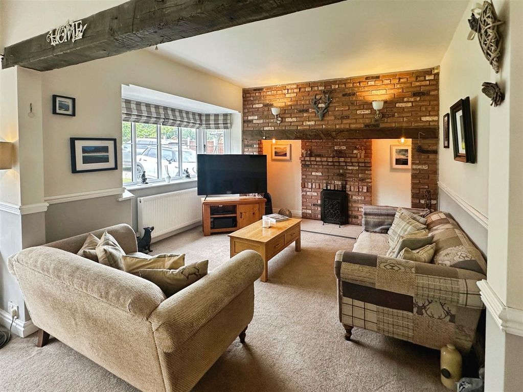 Property photo 2 of 53 Lounge