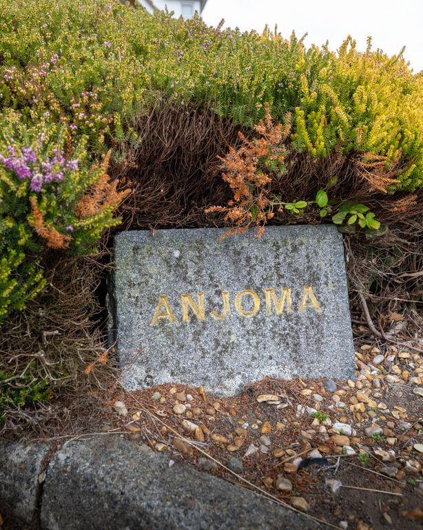 Property photo 2 of 20