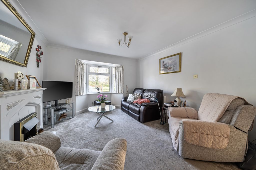 Property photo 2 of 22 1431972-15-69Bc1A...