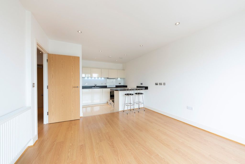 Property photo 2 of 22 Picture No. 21