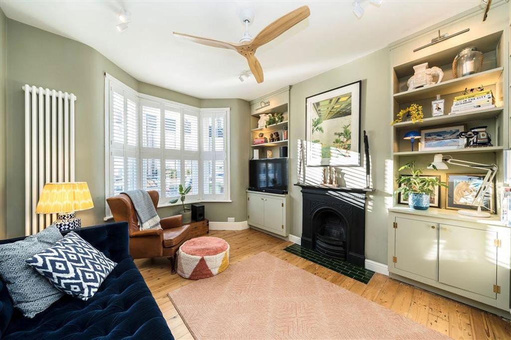 Property photo 2 of 6