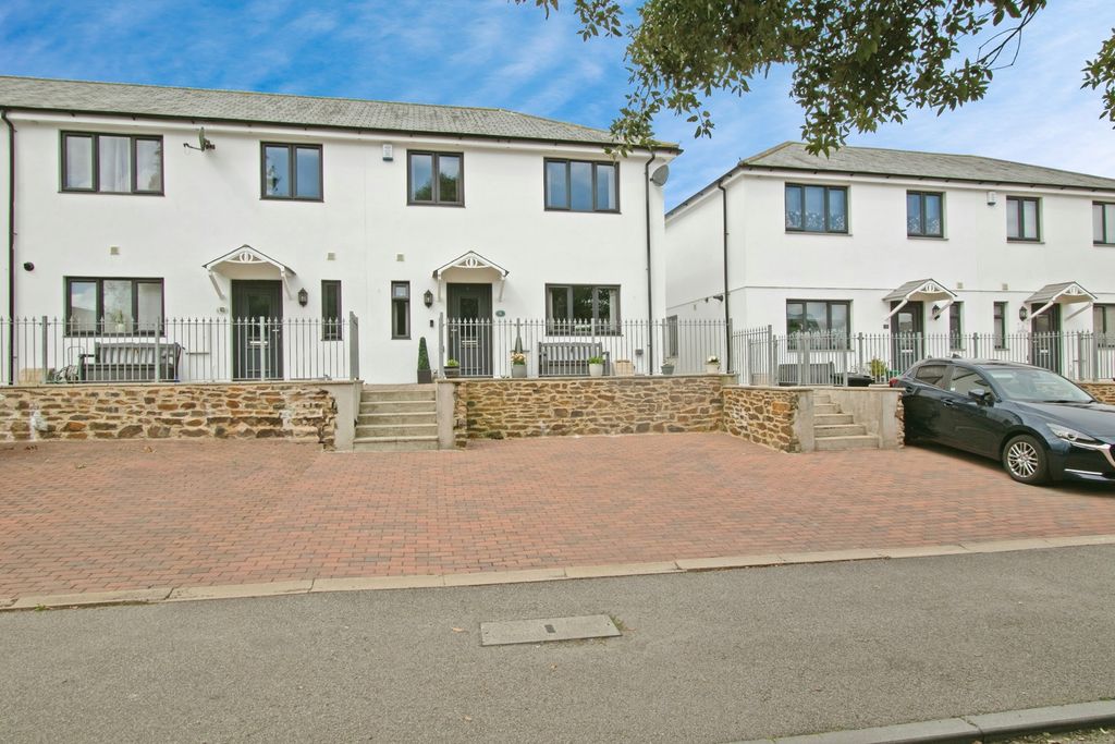 Property photo 1 of 17 Photo