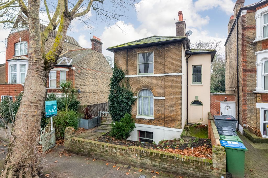 Property photo 1 of 11