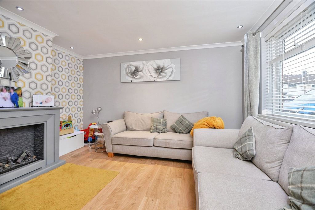 Property photo 3 of 11 Picture No. 02