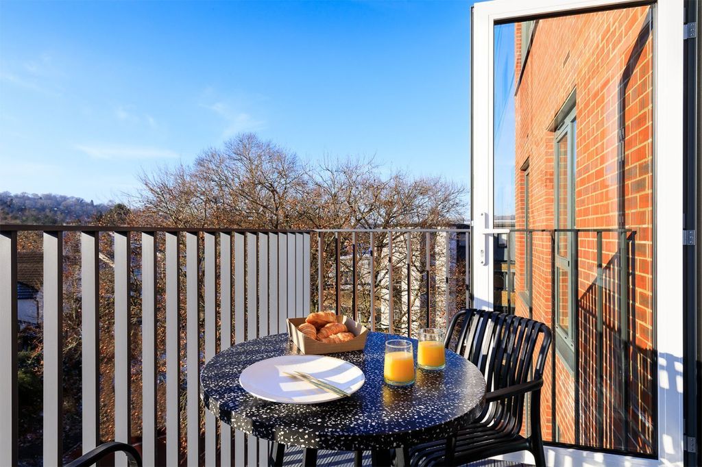 Property photo 3 of 6