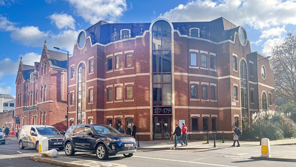 Property photo 1 of 10 177 Hammersmith Road W6 Office To Let West London Ext Main X.Jpg