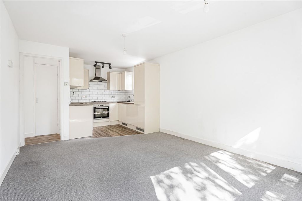Property photo 1 of 9 12_86623.Jpg