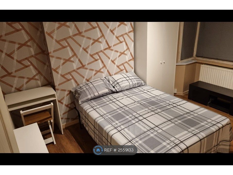 Property photo 3 of 12 Room 2 Double Furnished