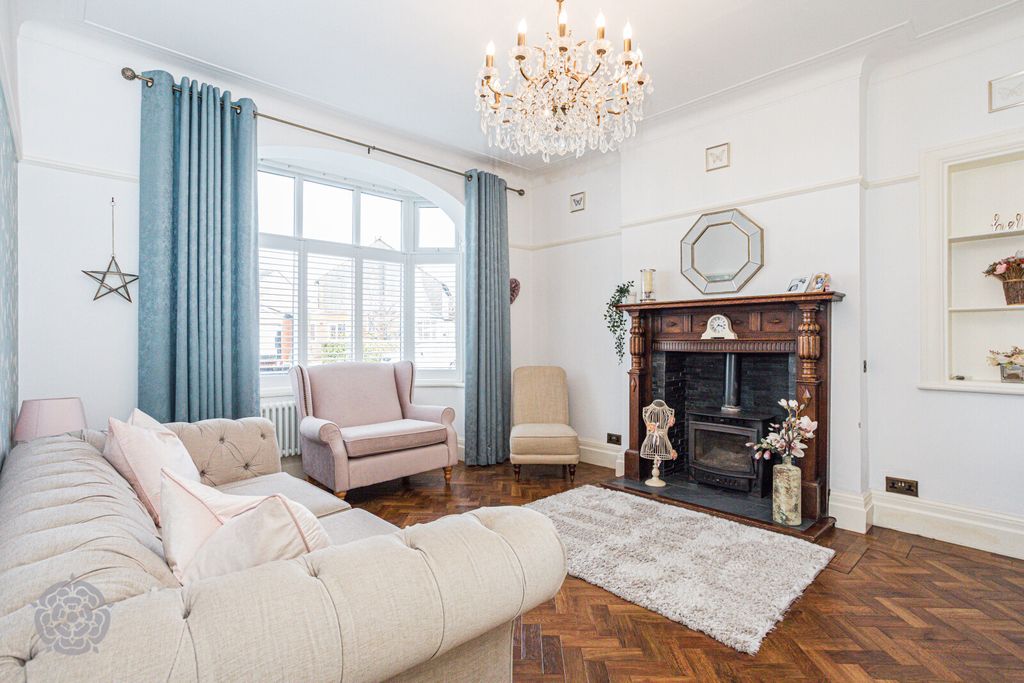 Property photo 3 of 40 Picture No. 11