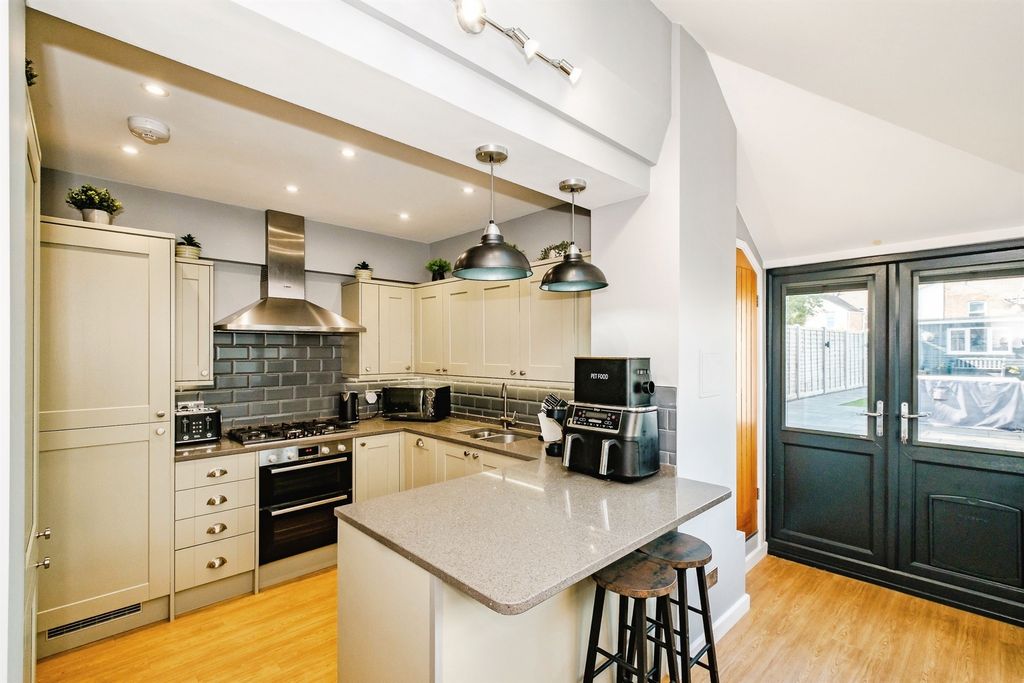 Property photo 2 of 15