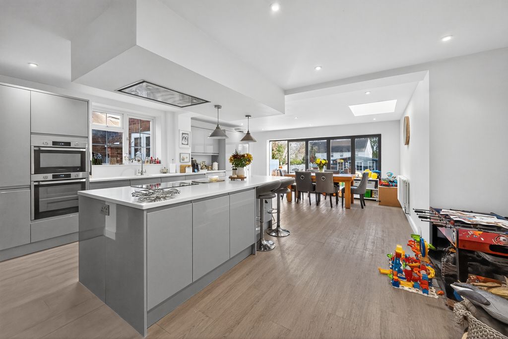 Property photo 3 of 19