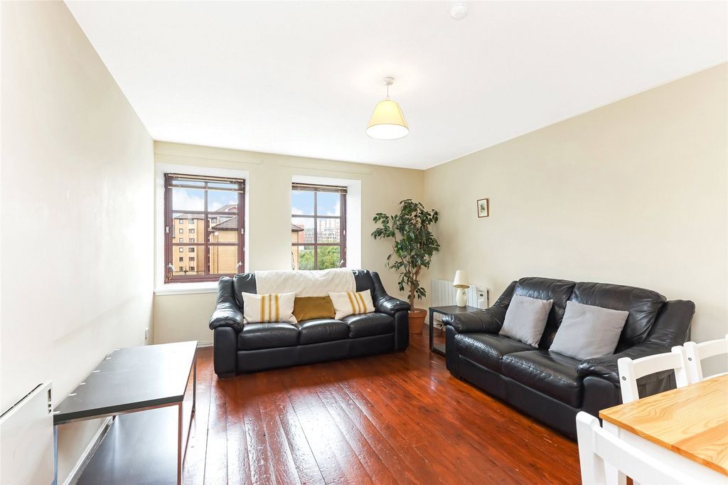 Property photo 2 of 14 Picture No. 03