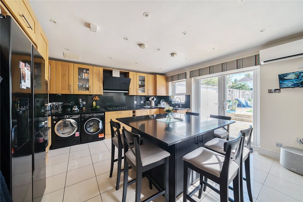 Property photo 3 of 22 Picture No. 10