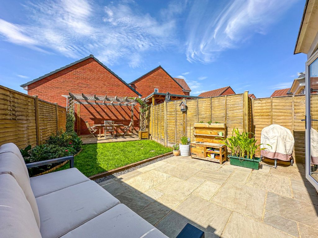 Property photo 2 of 26 5296799