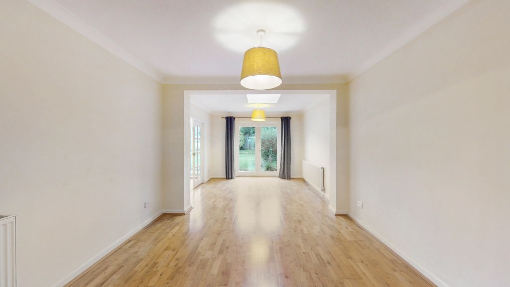 Property photo 3 of 22 4905243