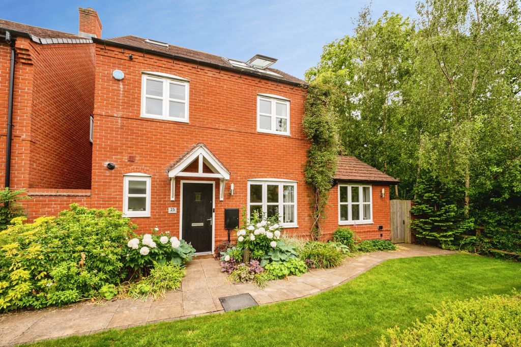Property photo 1 of 52 54d1F7c6-06