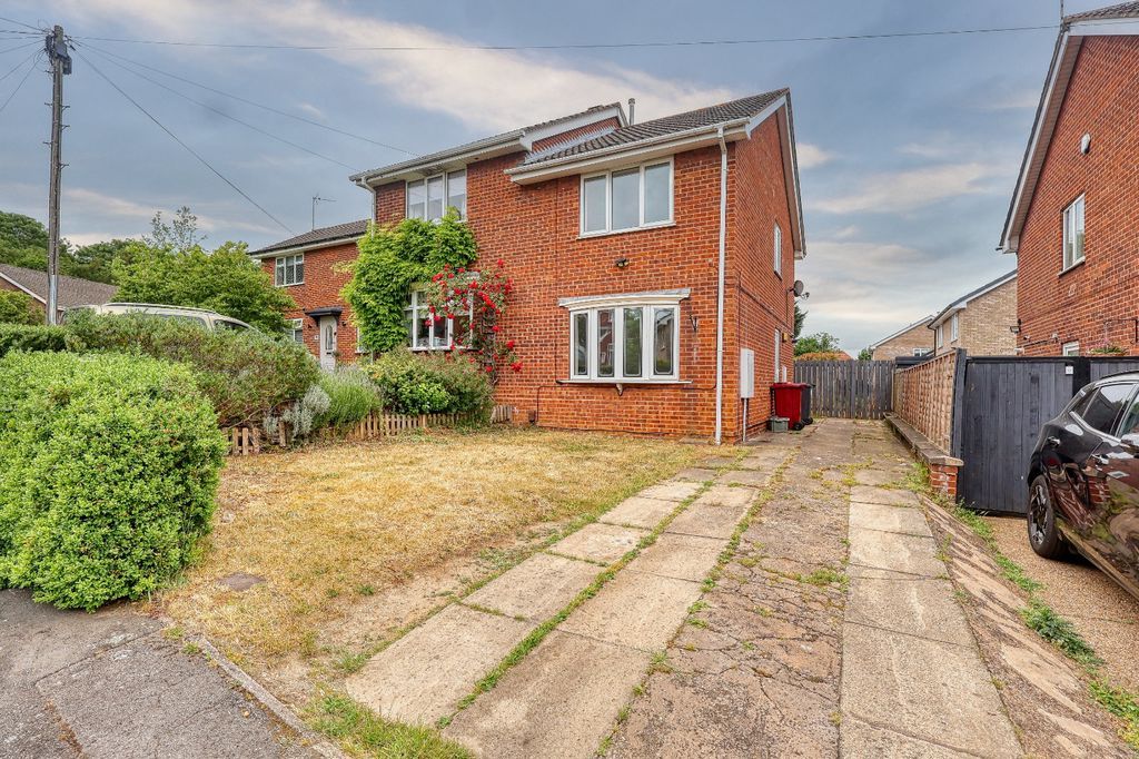 Property photo 1 of 9 Frontal