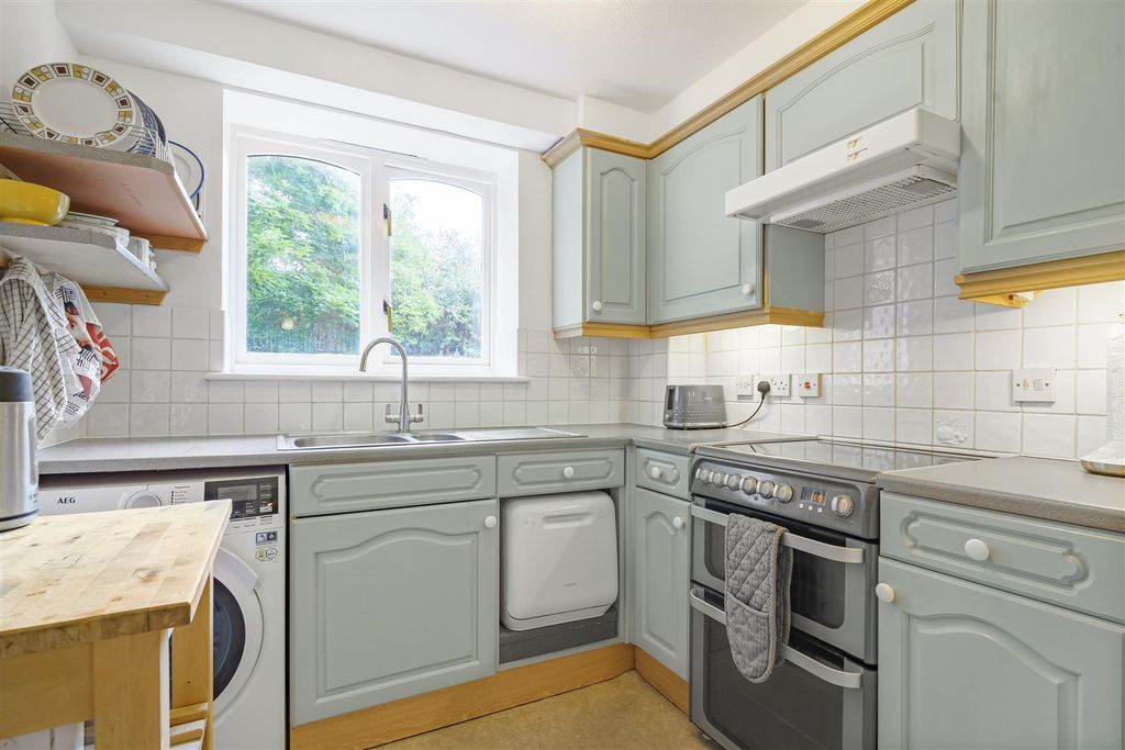 Property photo 3 of 11 Burlington_Gate__42_Rothesay_Avenue-5.Jpg
