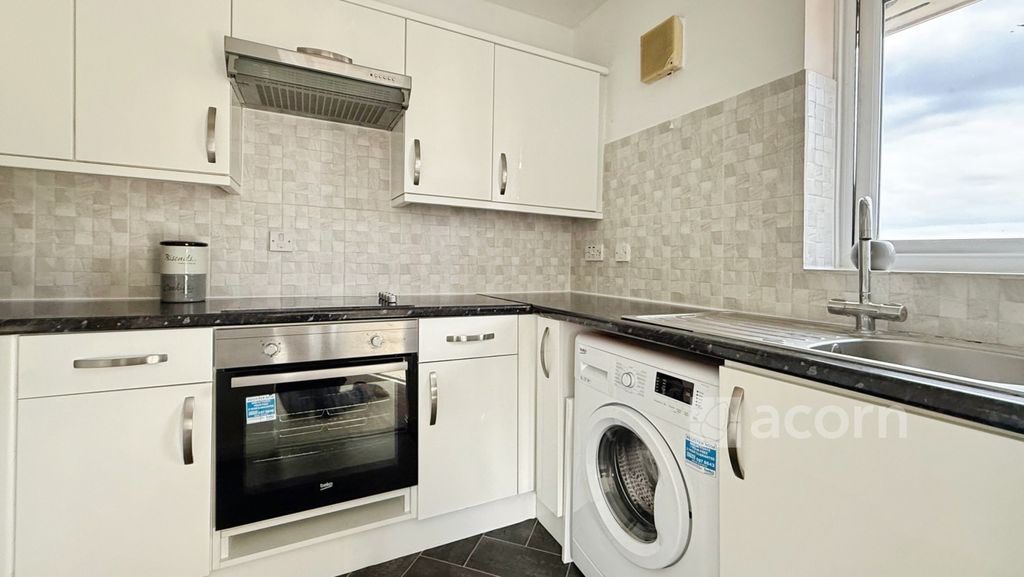 Property photo 2 of 6 Ccf87359--409C-91...