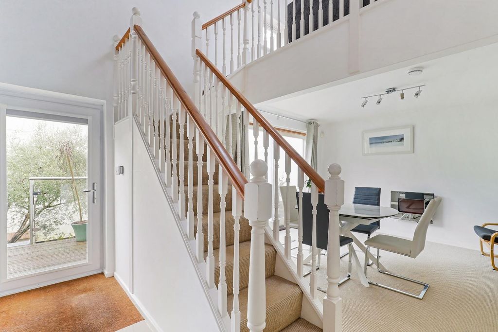 Property photo 3 of 22 Ph34_6391982.Jpg