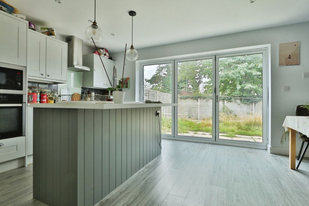 Property photo 2 of 14 4440515