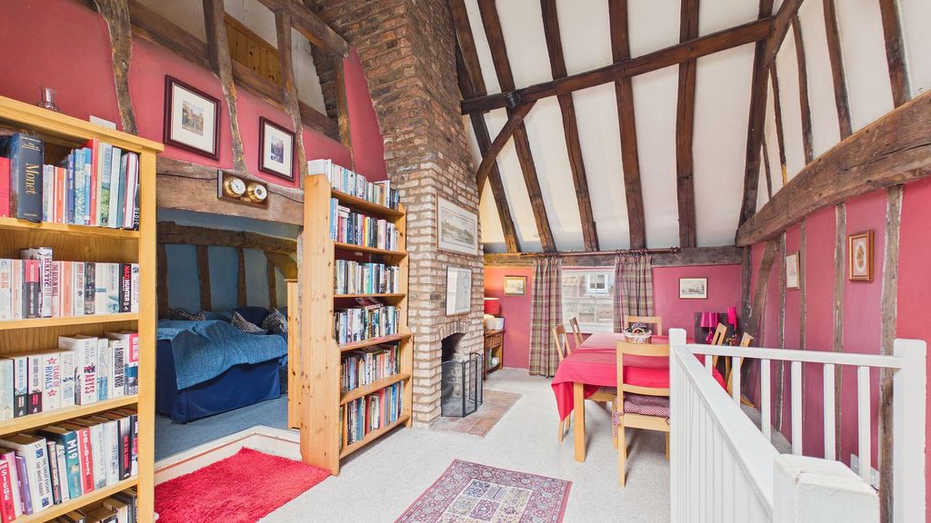 Property photo 2 of 31