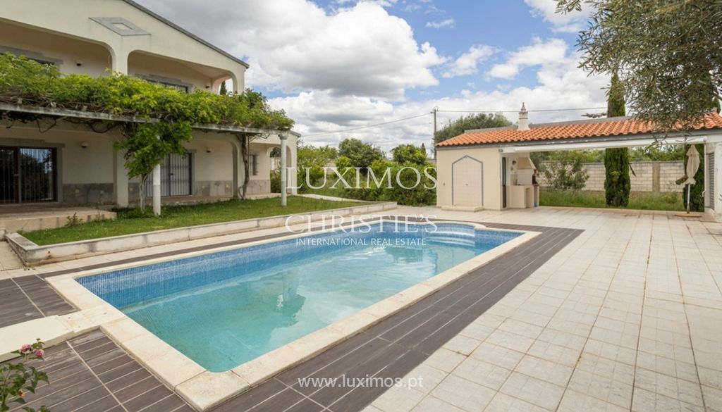 Property photo 2 of 25