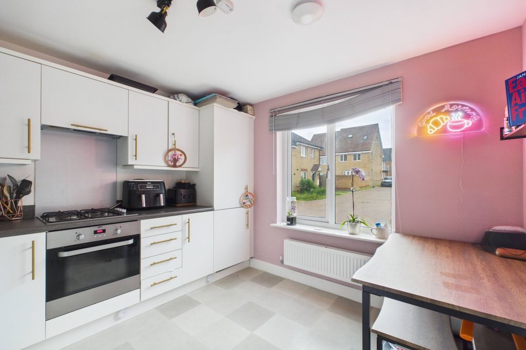 Property photo 3 of 14 Kitchen Diner