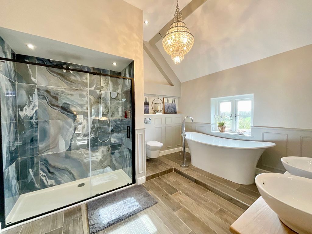 Property photo 3 of 33