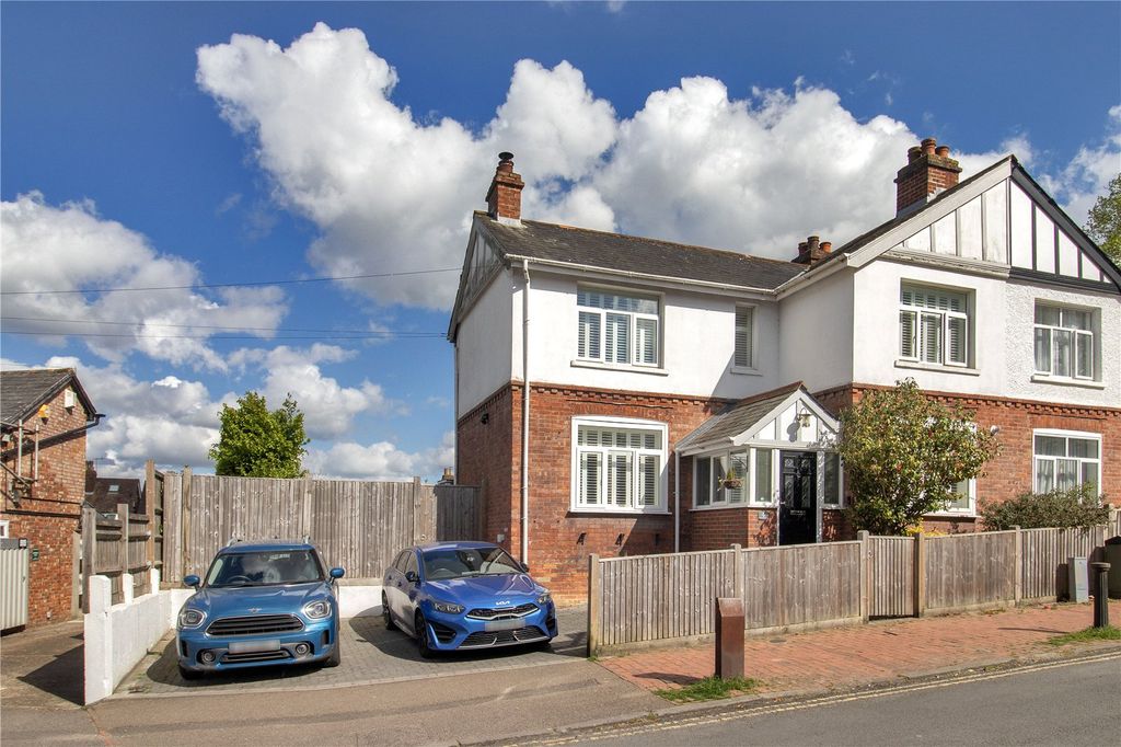 Property photo 1 of 13 4 Mereworth