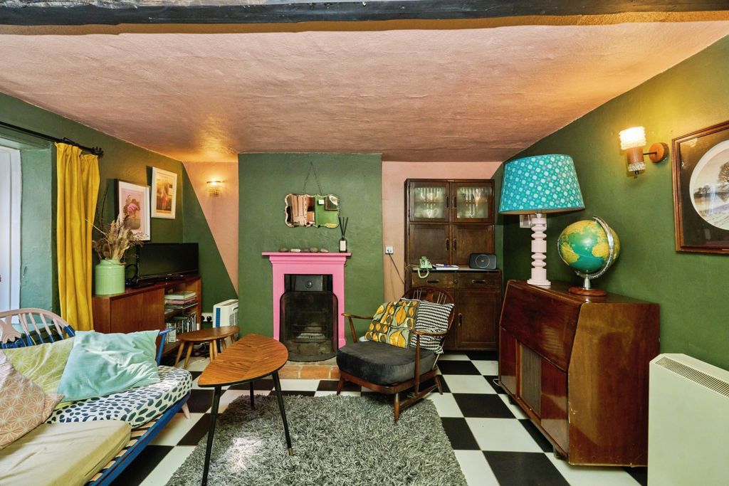 Property photo 3 of 20