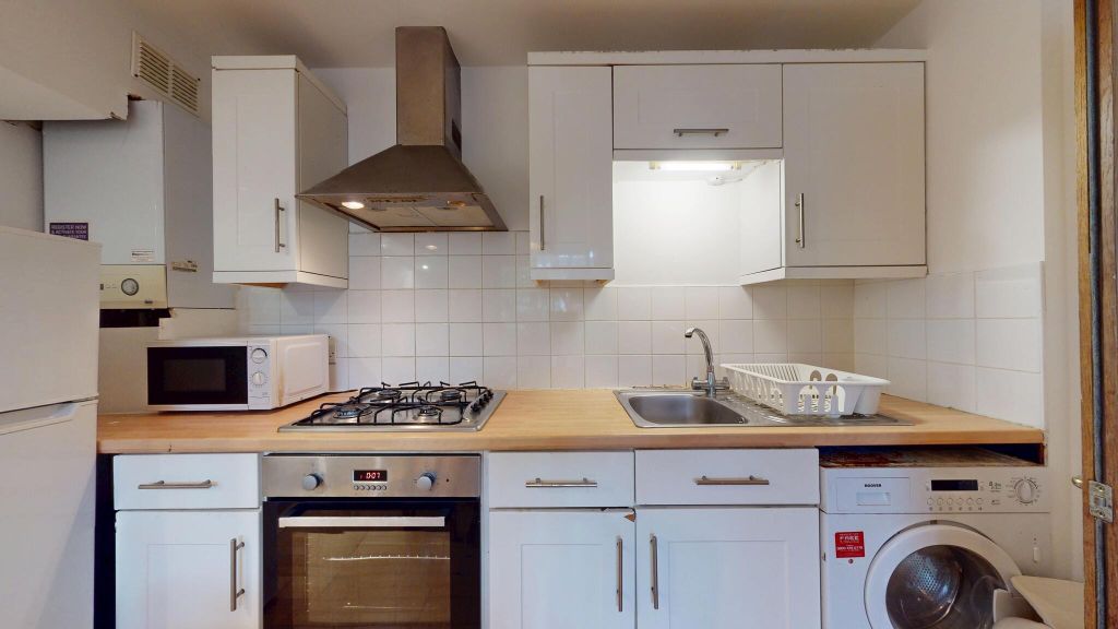 Property photo 2 of 22 Kitchen